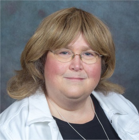 Wendy Van Camp - Poet Headshot 2019 - Square 600px (1)